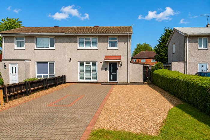 3 Bedroom Semi-Detached House For Sale In Dovedale Road, Corby, NN17