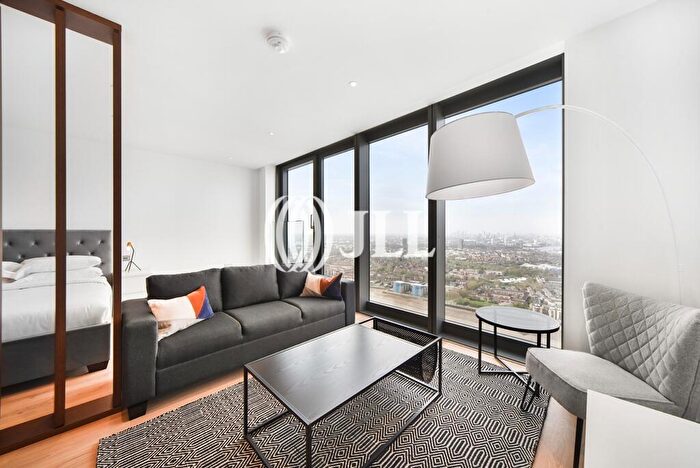 Flat To Rent In Landmark Pinnacle, Marsh Wall, E14