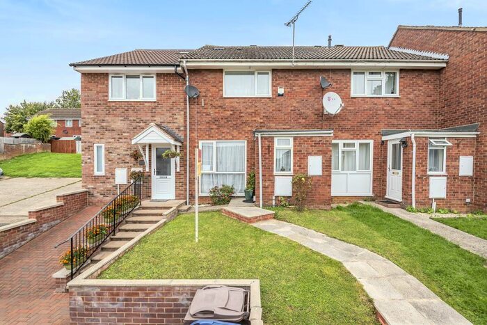 3 Bedroom Terraced House To Rent In Angus Close, Banbury, OX16