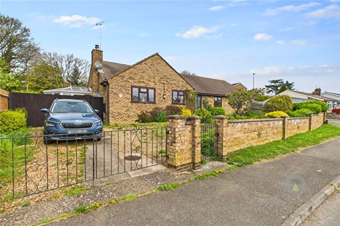 4 Bedroom Bungalow For Sale In Ashfield Avenue, Raunds, Wellingborough, Northamptonshire, NN9