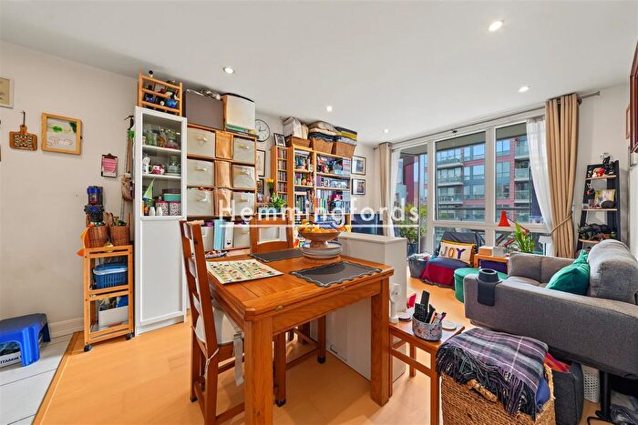1 Bedroom Flat For Sale In Kingsland Road, London, E8