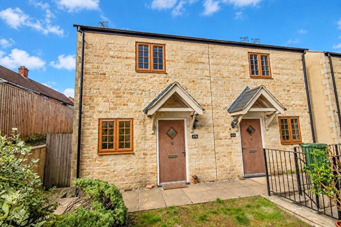 2 Bedroom Semi Detached House To Rent In High Street, Cam, GL11