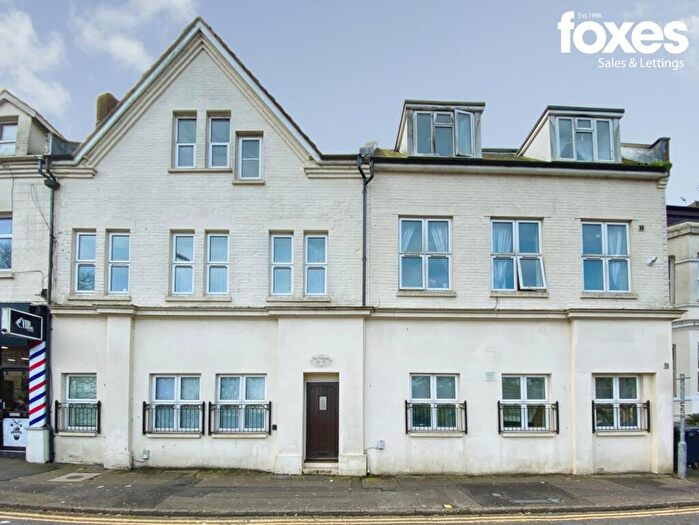 2 Bedroom Apartment To Rent In The Triangle, Bournemouth, Dorset, BH2