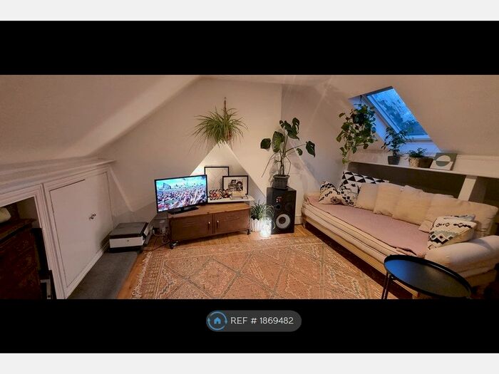 1 Bedroom Flat To Rent In Woodside Grove, London, N12