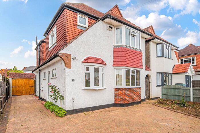 4 Bedroom Link Detached House To Rent In Aldridge Rise, New Malden, KT3