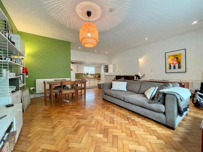 1 Bedroom Flat To Rent In Abbey Street, London, SE1