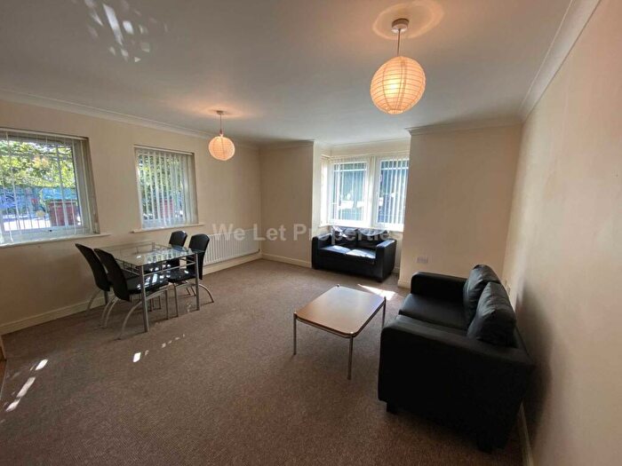 2 Bedroom Apartment To Rent In Drayton Street, Hulme, M15