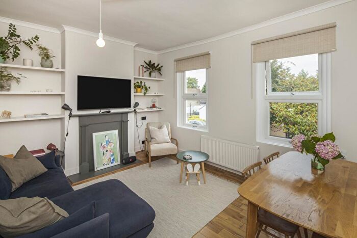 3 Bedroom Maisonette To Rent In Underhill Road London, SE22