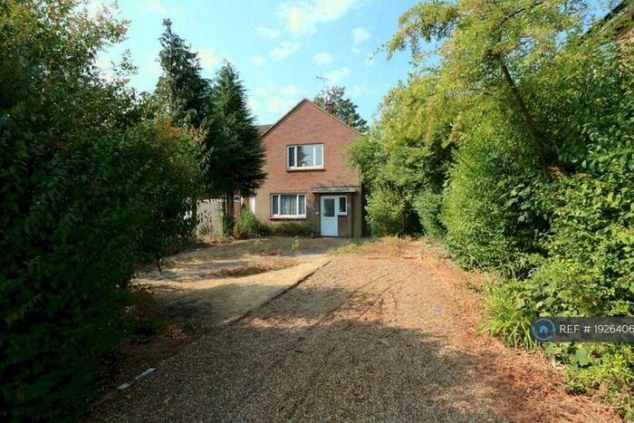 2 Bedroom End Of Terrace House To Rent In Newlands Road, Camberley, GU15