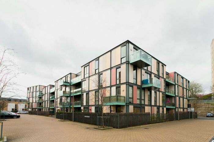 2 Bedroom Flat To Rent In Repton House, Highams Park, London E4