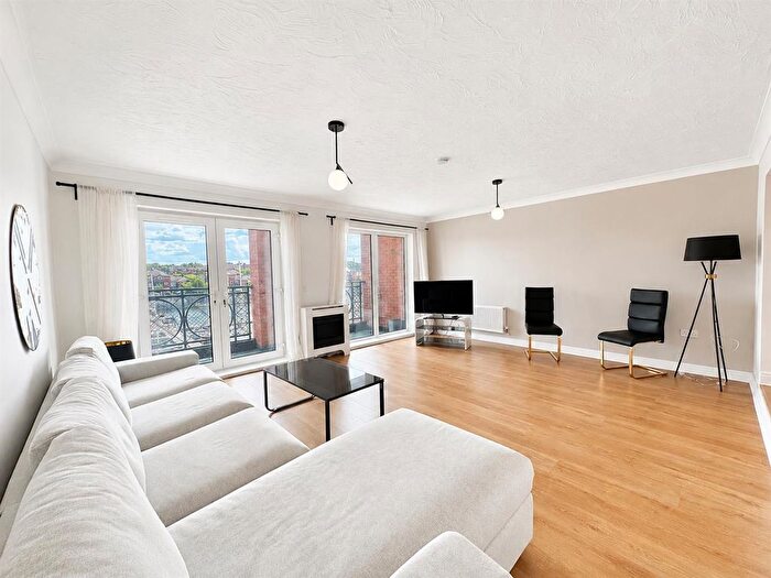 2 Bedroom Flat To Rent In South Ferry Quay, Liverpool, L3