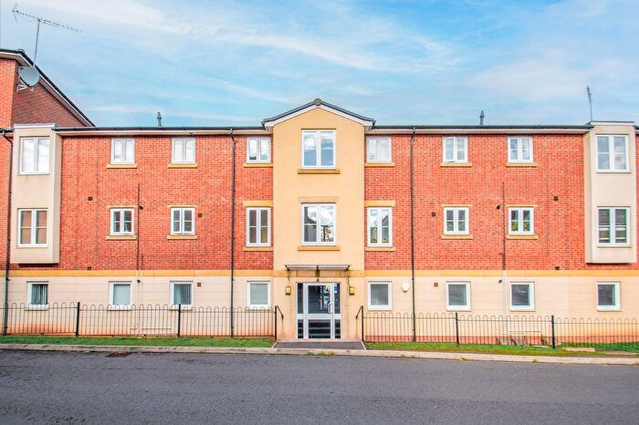2 Bedroom Flat For Sale In Dixon Close, Enfield, Redditch, B97