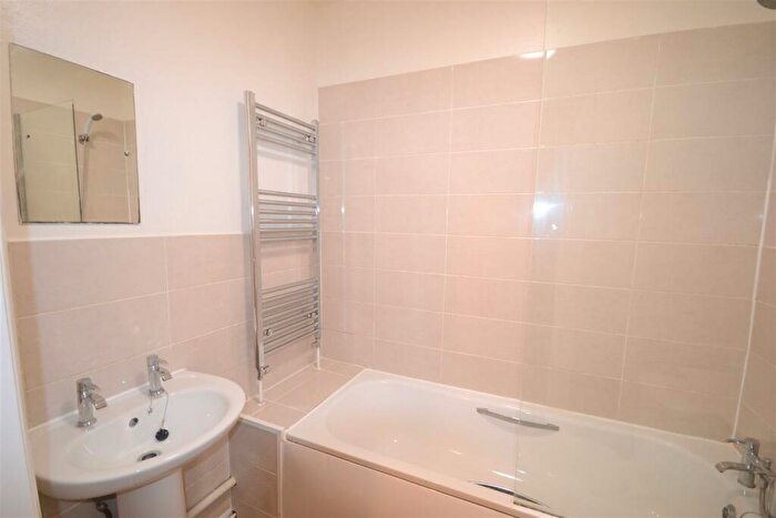 1 Bedroom Flat To Rent In Brunswick Place, Hove, BN3