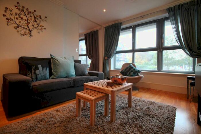 1 Bedroom Flat To Rent In Corsell House, Brentford, TW8