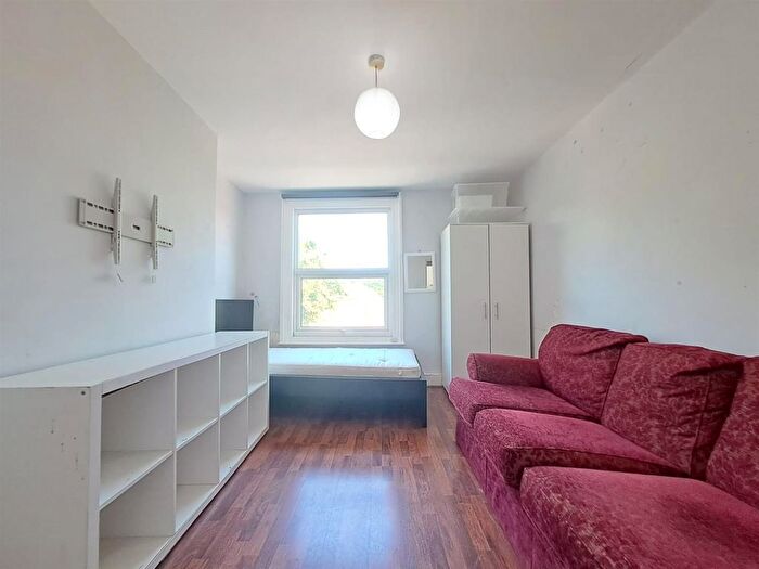 1 Bedroom Flat To Rent In Park Lane, London, N17