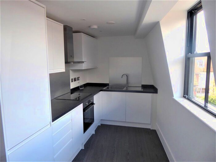 2 Bedroom Flat To Rent In Castle Street, Canterbury, CT1