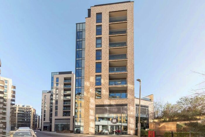 3 Bedroom Flat To Rent In Osiers Road, London, SW18