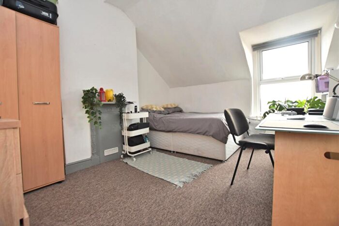 3 Bedroom Terraced House To Rent In North Street, Bedminster, Bristol, BS3