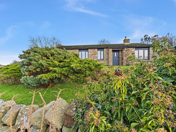 4 Bedroom Bungalow To Rent In Pine Needles, Farlam, Brampton, CA8