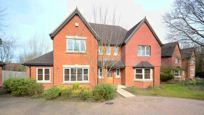 5 Bedroom Detached House To Rent In Kilnside, Wick Hill, Bracknell, RG12