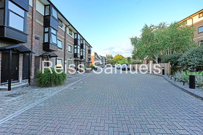 5 Bedroom End Of Terrace House To Rent In Barnfield Place, London, E14