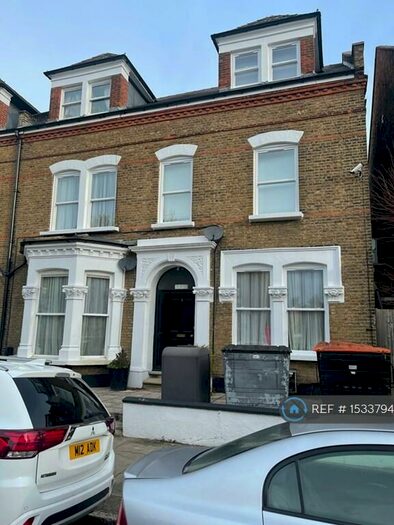 Studio To Rent In Gloucester Drive, London, N4