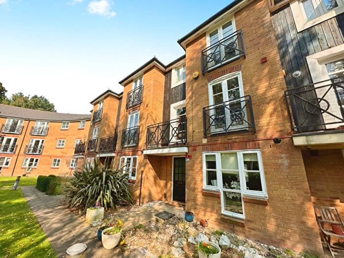 4 Bedroom Town House To Rent In Minoan Drive, Apsley, HP3