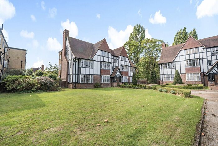 3 Bedroom Flat For Sale In Monks Drive, London, W3