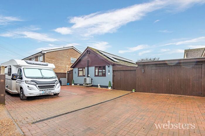 3 Bedroom Detached Bungalow For Sale In Breydon Road, Norwich, NR7