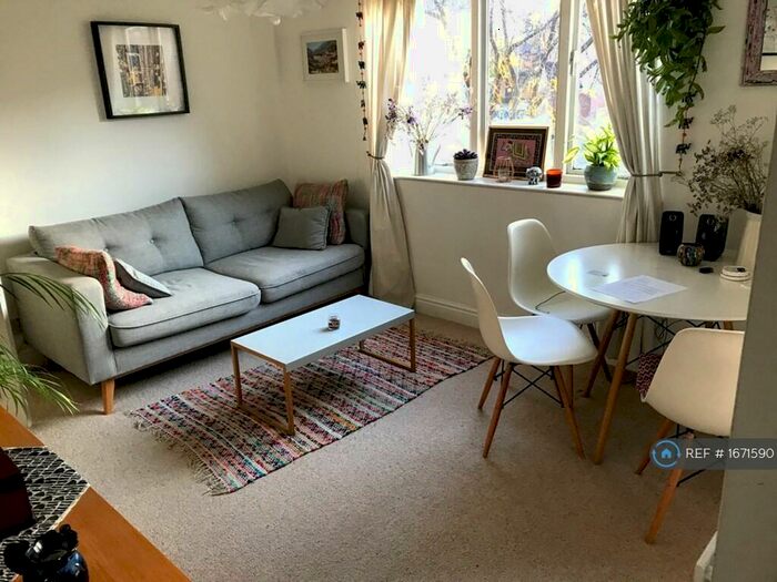 Studio To Rent In London, London, SE14