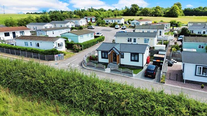 2 Bedroom Park Home For Sale In Peppercorn Park, Clapham, MK41