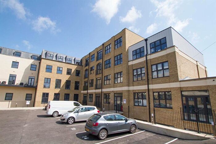 2 Bedroom Flat To Rent In Queensbridge Drive, Ramsgate, CT11