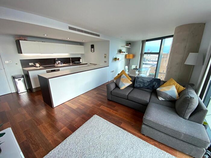 2 Bedroom Apartment To Rent In West Tower, Brook Street, L3