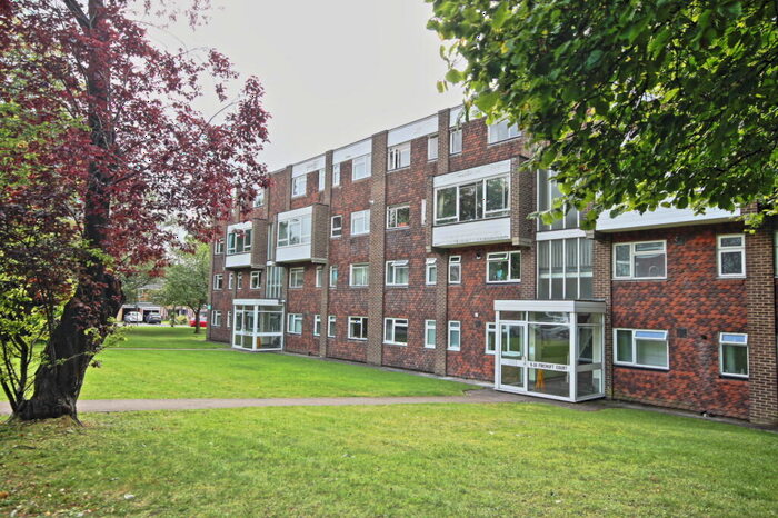 2 Bedroom Flat To Rent In Fircroft Court, Woking, GU22