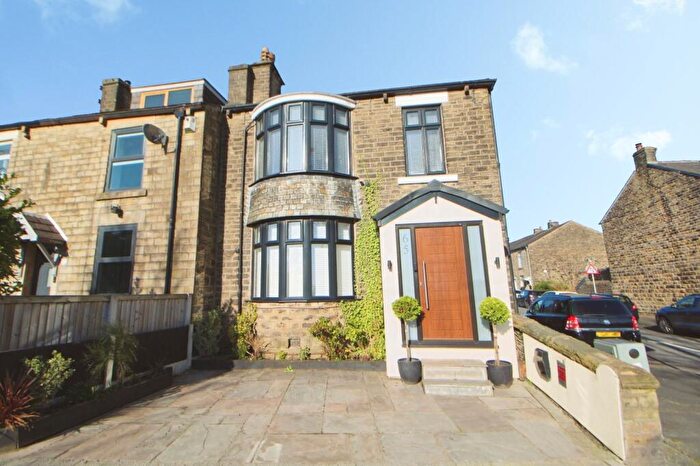 3 Bedroom End Of Terrace House For Sale In Woolley Lane, Hollingworth, Hyde, Greater Manchester, SK14