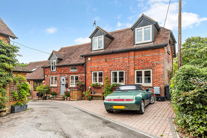 3 Bedroom Semi-Detached House For Sale In Upper Church Road, Shedfield, SO32
