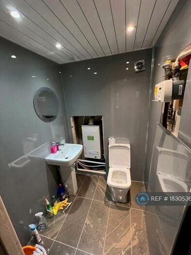 3 Bedroom Penthouse To Rent In Fisher Court, Glasgow, G31