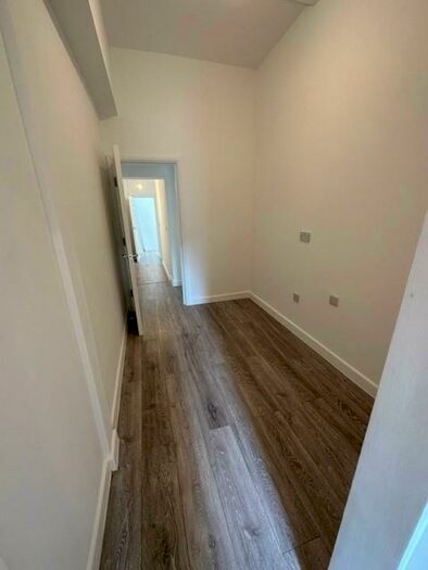 1 Bedroom Flat To Rent In Holly Lane, Goodmayes, IG3