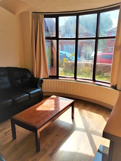 4 Bedroom Semi Detached House To Rent In Delacourt Road, Manchester, M14