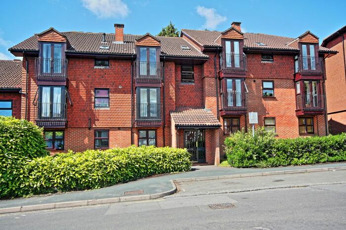 1 Bedroom Flat To Rent In Midhope Road, Hook Heath, Woking, GU22