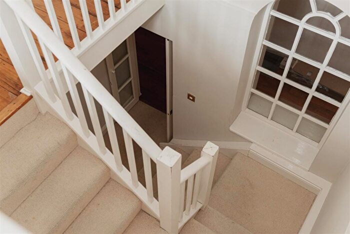 4 Bedroom House To Rent In Wray Park Road, Reigate, RH2