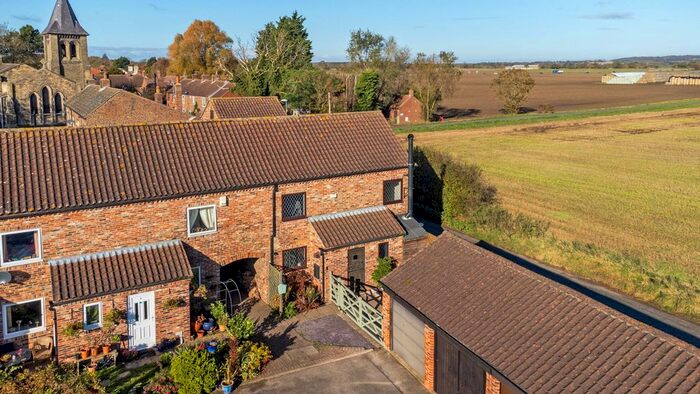 3 Bedroom Barn Conversion For Sale In Manor Farm Court, Chapel Haddlesey, YO8