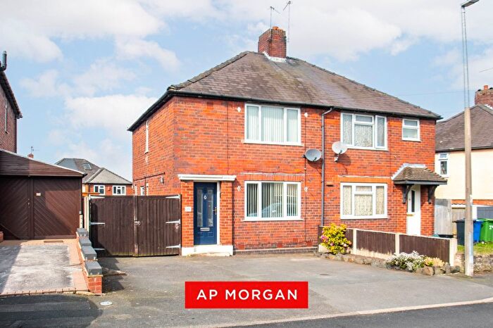 3 Bedroom Semi Detached House For Sale In Ridge Grove, Stourbridge, West Midlands, DY9