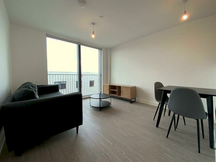 1 Bedroom Apartment To Rent In The Landmark, Oldfield Road, Salford, M5