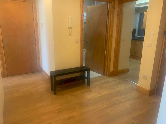 2 Bedroom Flat To Rent In High Street, Dundee, DD1