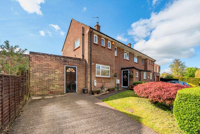 3 Bedroom Semi-Detached House For Sale In Stevenson Road, Hedgerley, Buckinghamshire, SL2