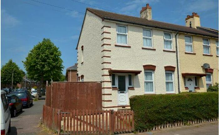 3 Bedroom End Of Terrace House To Rent In Whitecroft Road Luton, LU2