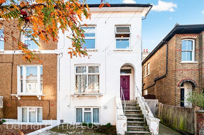 3 Bedroom Flat To Rent In Alexandra Road, Croydon, CR0