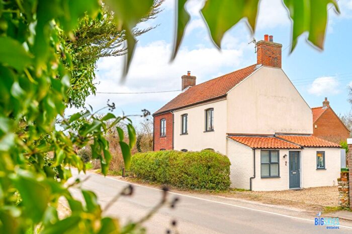 3 Bedroom Semi-Detached House For Sale In Church Road, Aylmerton, Norwich, NR11