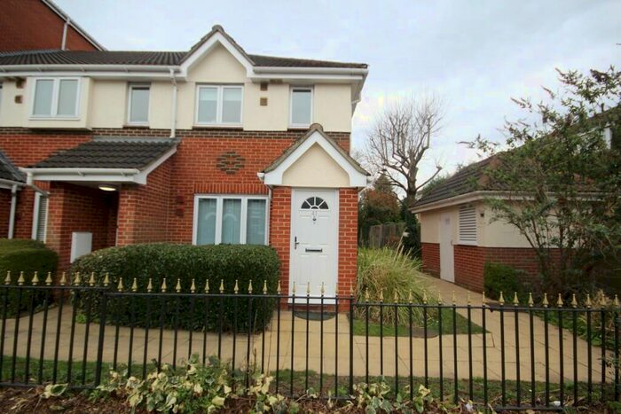 1 Bedroom Ground Flat To Rent In Melford Place, Ongar Road, Brentwood, Essex, CM15